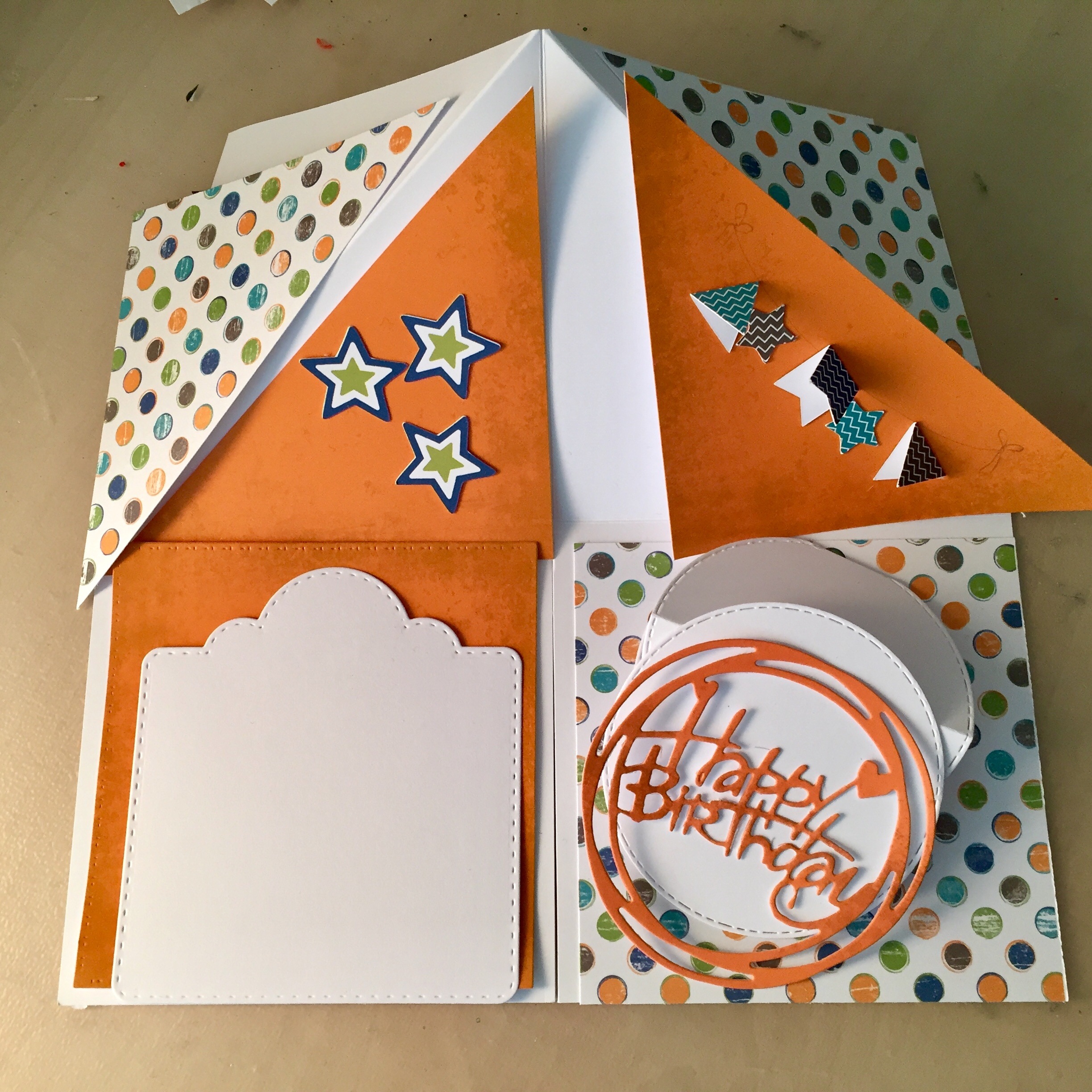 Aufstellkarte "Happy Birthday" Alle Dekoteile für innen zugeschnitten