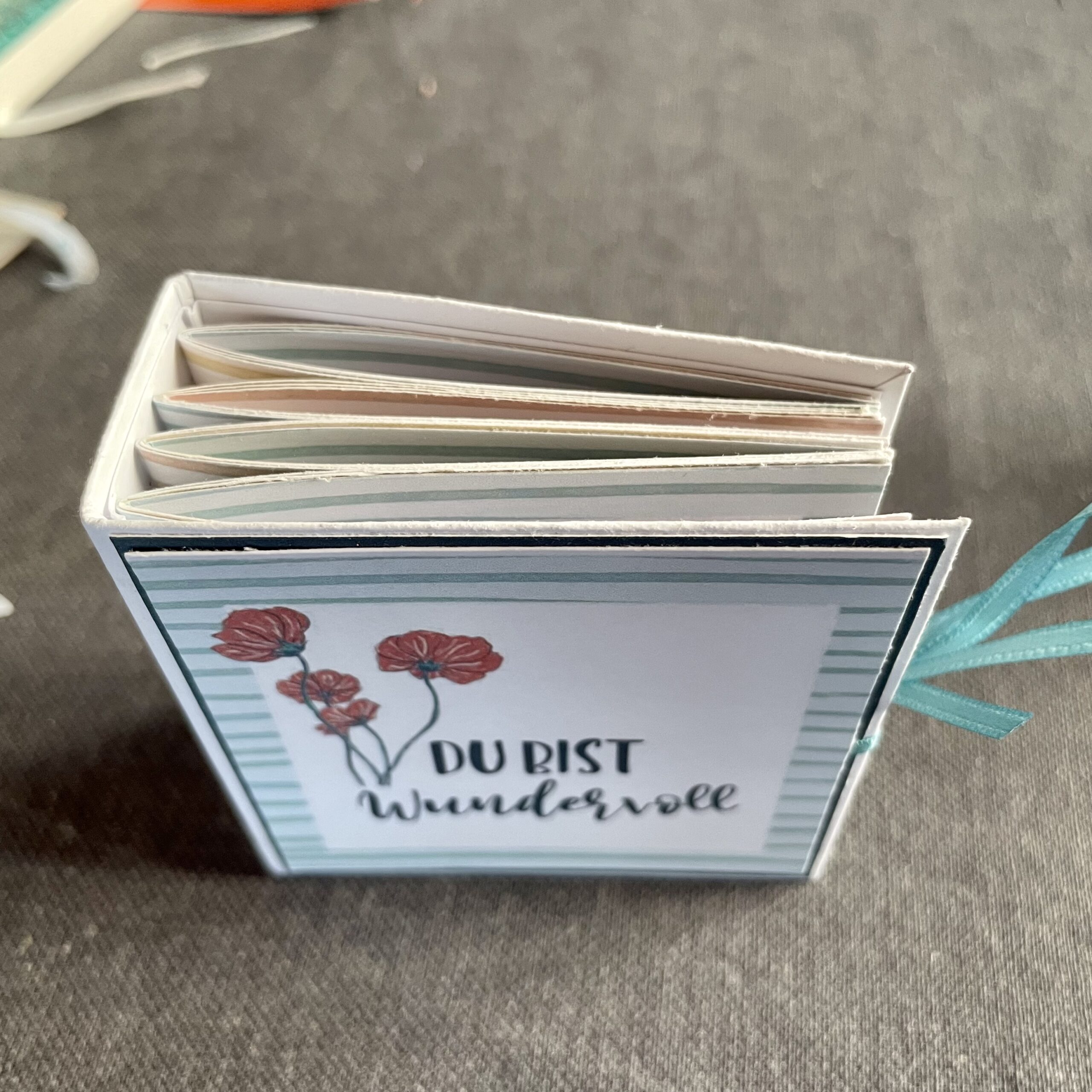 Guetzlibox Upcycling Mikroalbum Signaturen